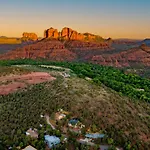 Walk 2 Trails! Pet Friendly! Stunning Views!
