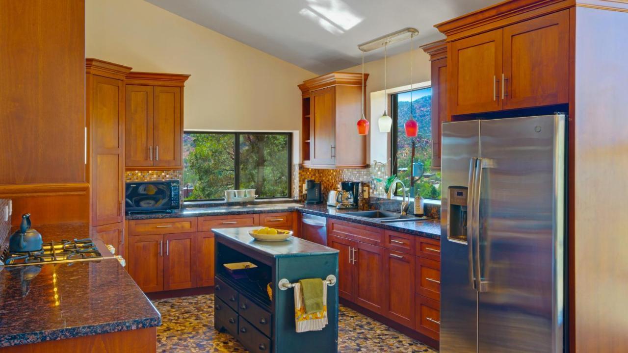 Walk 2 Trails! Pet Friendly! Stunning Views!